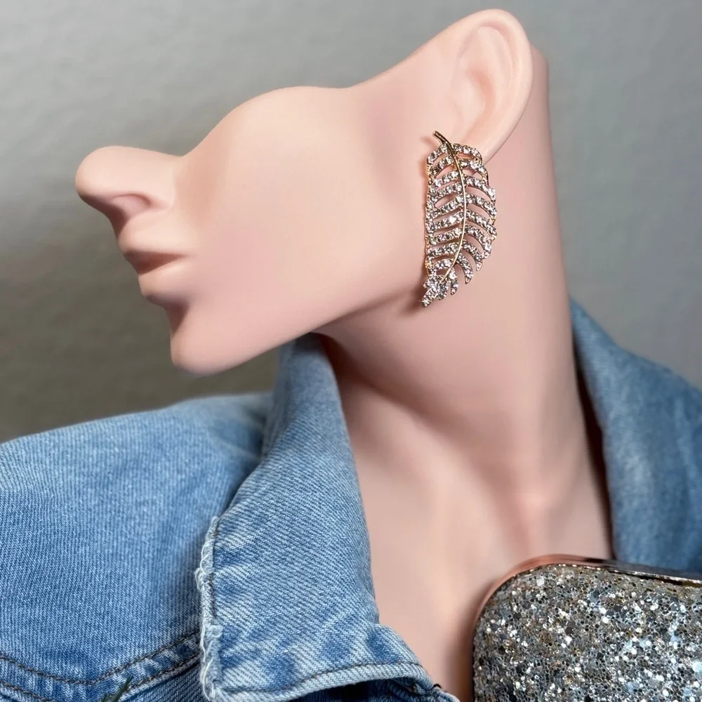 ⚜️ Elegant 18K Gold Plated Leaf Earrings with Cubic Zirconia 💎